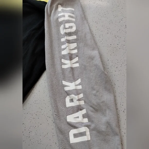 DC Comics The Dark Knight Batman  Long Sleeve Shirt  (Fading on Size Tag) - Picture 5 of 16